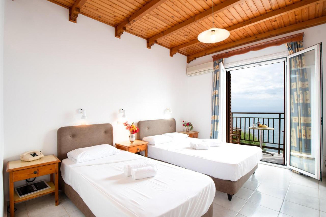Hotel Korakakis Beach Finikounta Exteriör bild